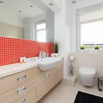 Spacious Palac Jana Iii Wilanow By Renters * Varşova