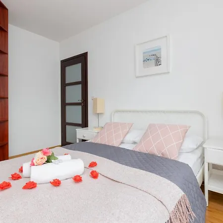 Spacious Palac Jana Iii Wilanow By Renters Daire *