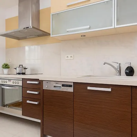 Spacious Palac Jana Iii Wilanow By Renters