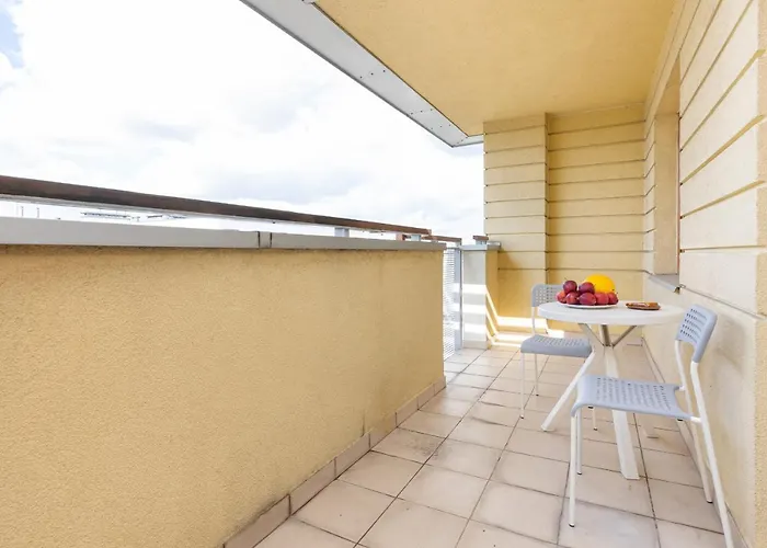 Spacious Palac Jana Iii Wilanow By Renters * Varsó