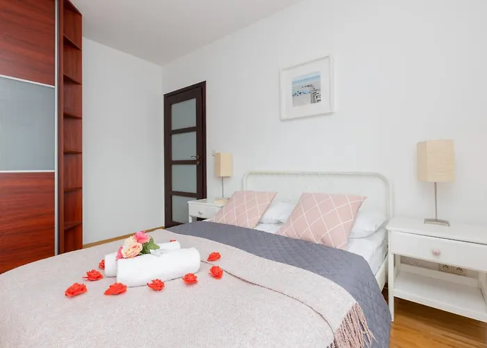 Spacious Palac Jana Iii Wilanow By Renters Διαμέρισμα *