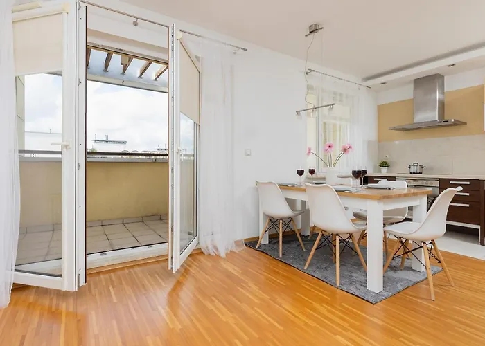 Spacious Pałac Jana Iii Wilanów By Renters * Varsóvia