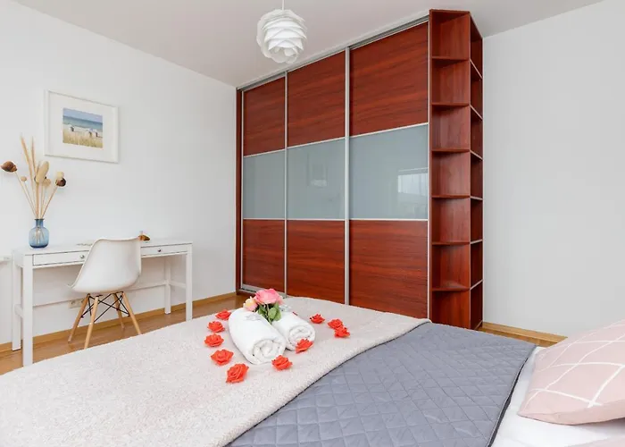 Spacious Palac Jana Iii Wilanow By Renters Apartman Varsó